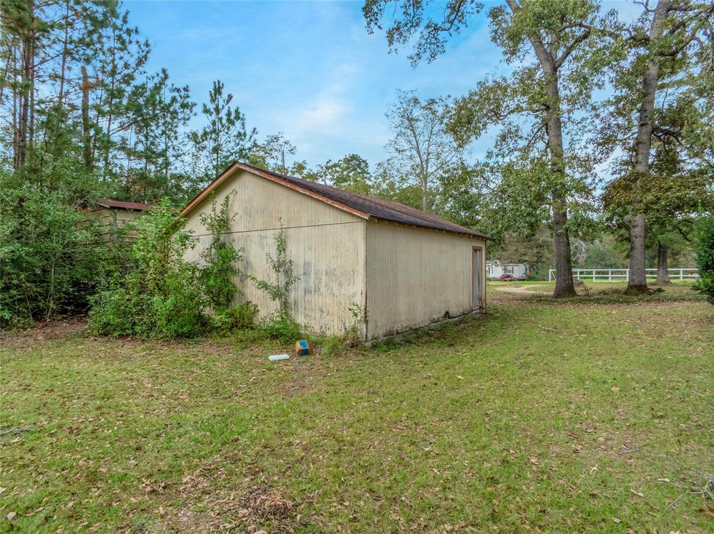 253 Floyd Rains Drive, Livingston, Texas image 27