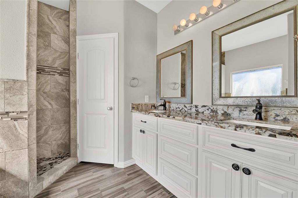 4418 Legends Bay Drive, Baytown, Texas image 17