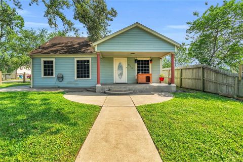 514 Avenue B South Houston TX 77587