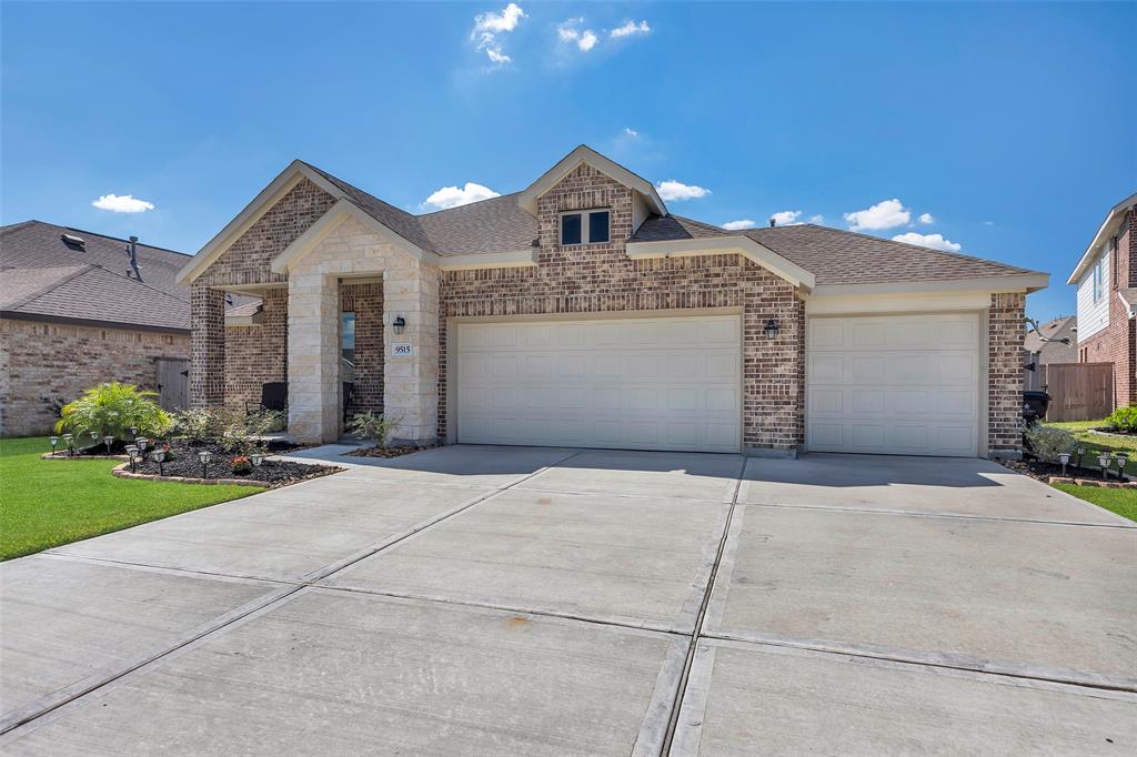 9515 Marble Park Lane, Baytown, Texas image 2