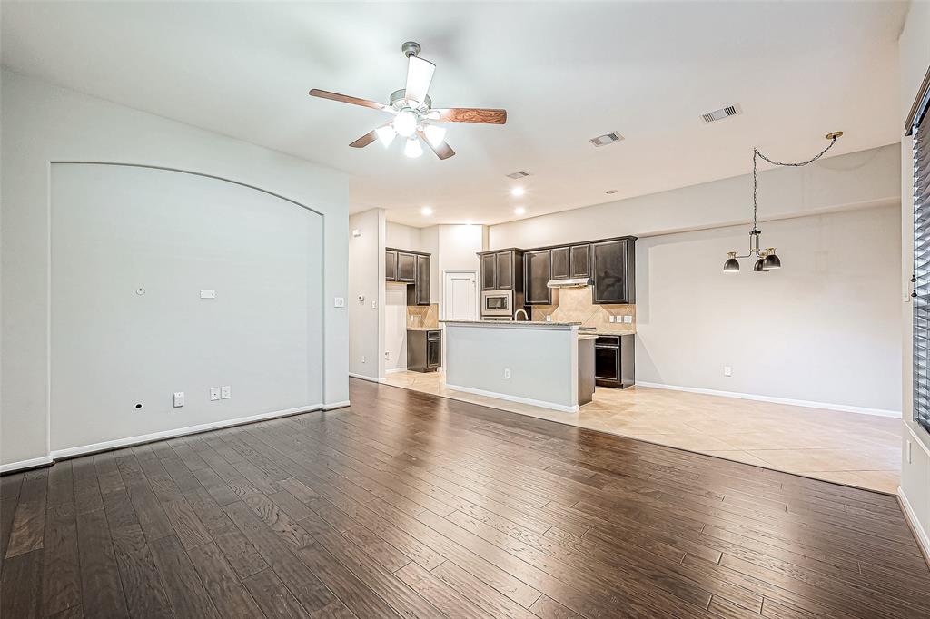 9154 Sunlight Oak Lane, Houston, Texas image 13