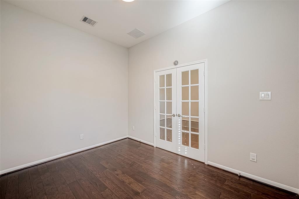 9154 Sunlight Oak Lane, Houston, Texas image 9