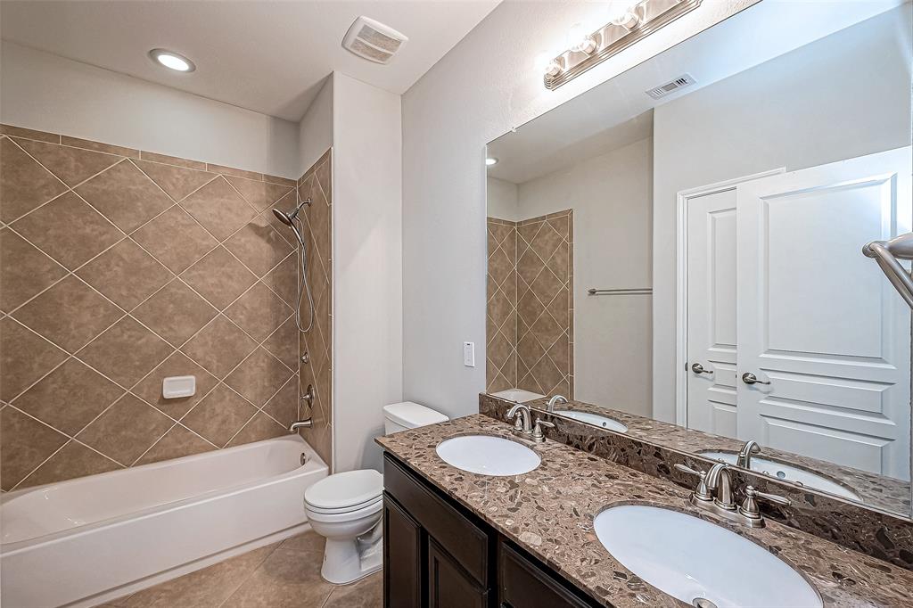 9154 Sunlight Oak Lane, Houston, Texas image 29