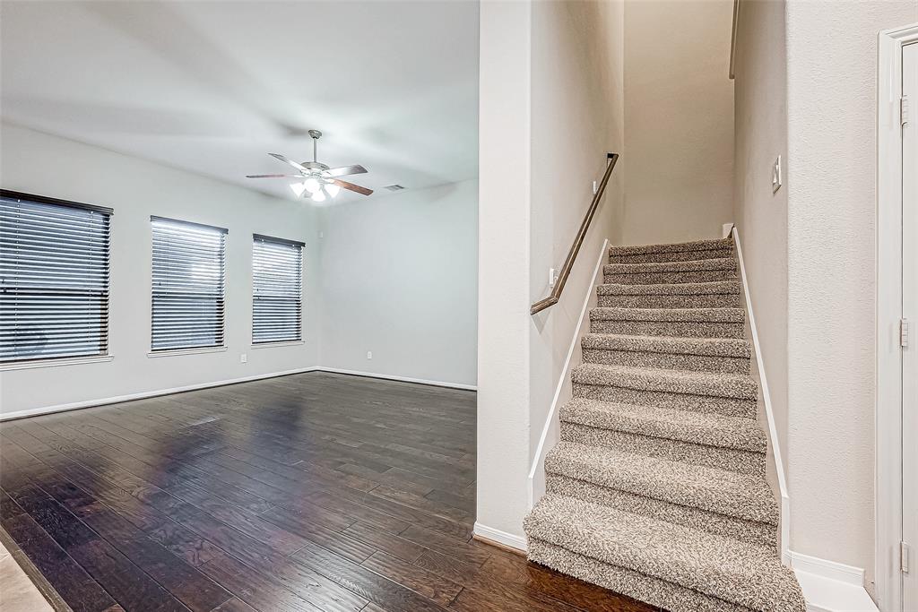 9154 Sunlight Oak Lane, Houston, Texas image 11