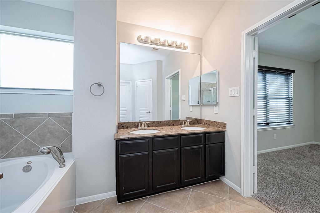 9154 Sunlight Oak Lane, Houston, Texas image 26