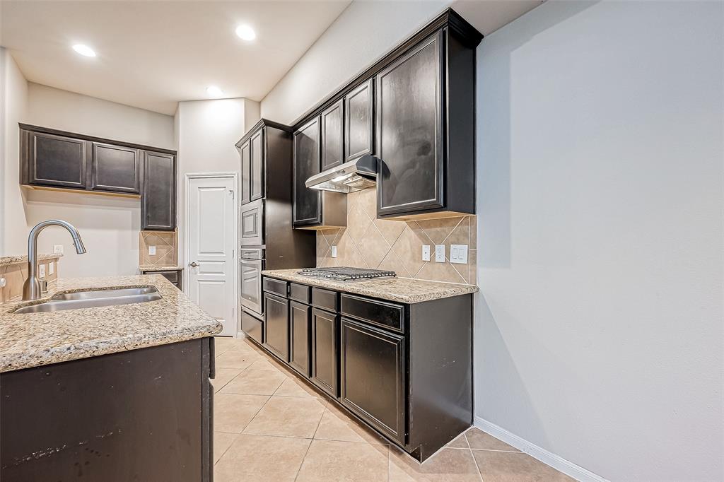9154 Sunlight Oak Lane, Houston, Texas image 20