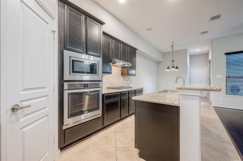9154 Sunlight Oak Lane, Houston, Texas image 17