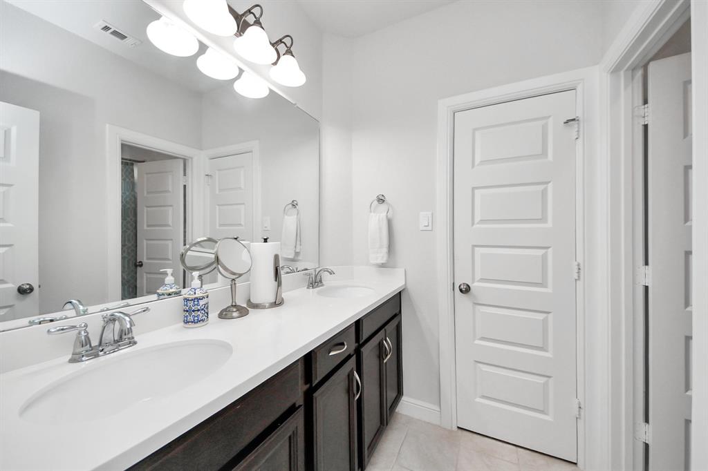4834 Avalon Plantation Drive, Missouri City, Texas image 34
