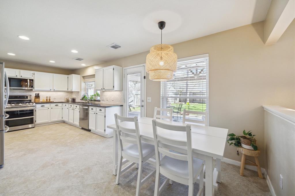 1307 Lamplight Trail Drive, Katy, Texas image 13