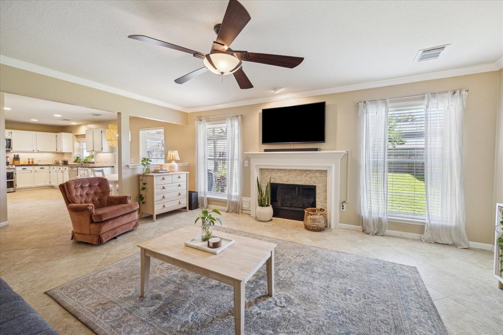 1307 Lamplight Trail Drive, Katy, Texas image 16