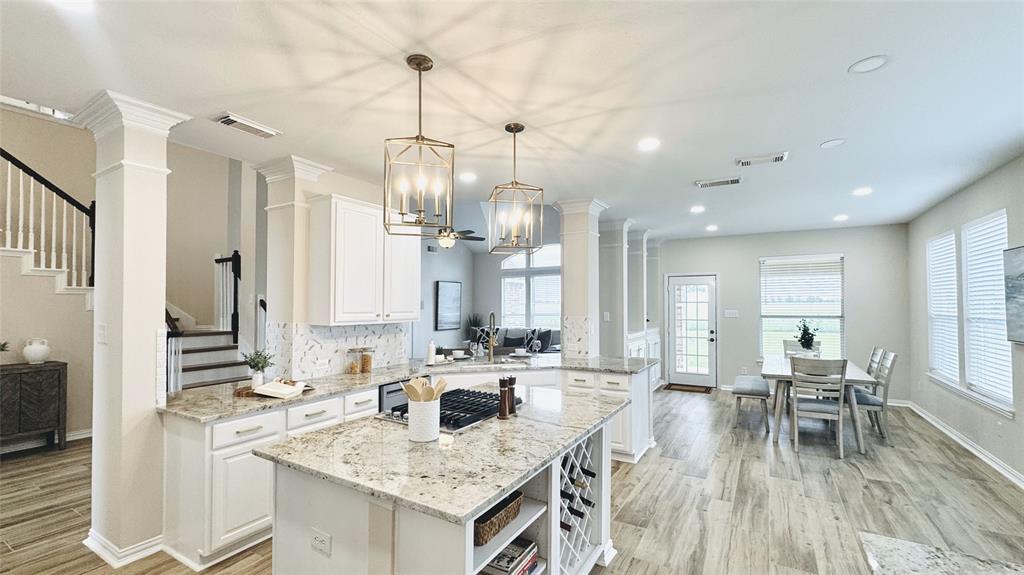 119 Spanish Oak Circle, Lake Jackson, Texas image 6