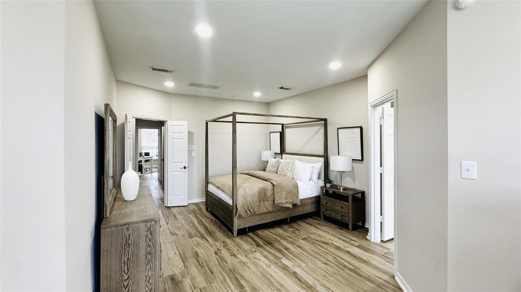 119 Spanish Oak Circle, Lake Jackson, Texas image 13