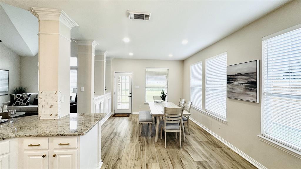 119 Spanish Oak Circle, Lake Jackson, Texas image 7