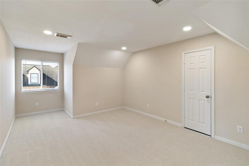 119 Spanish Oak Circle, Lake Jackson, Texas image 23
