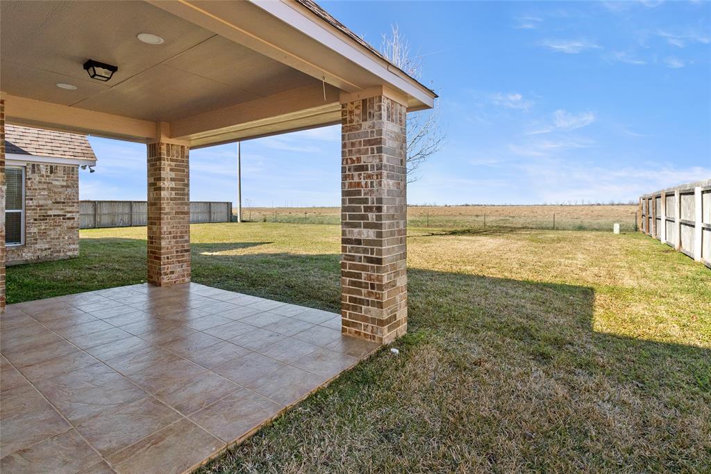 119 Spanish Oak Circle, Lake Jackson, Texas image 26