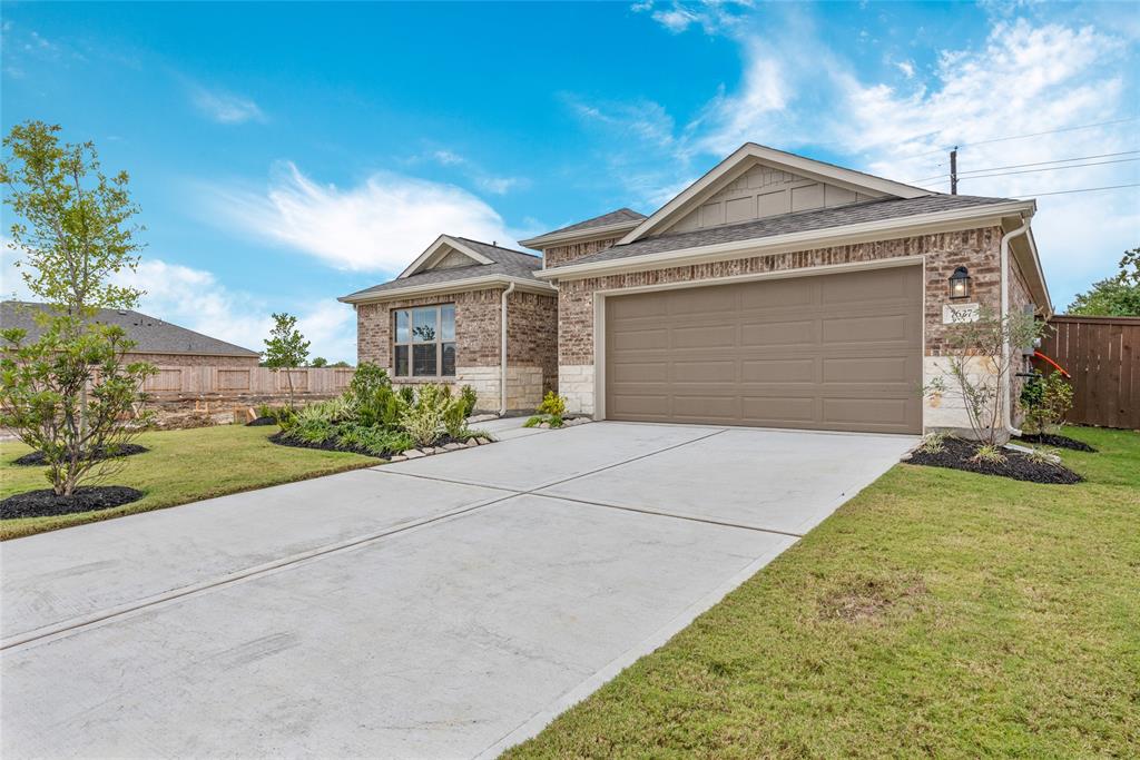 7627 Pampero Lane, Baytown, Texas image 2