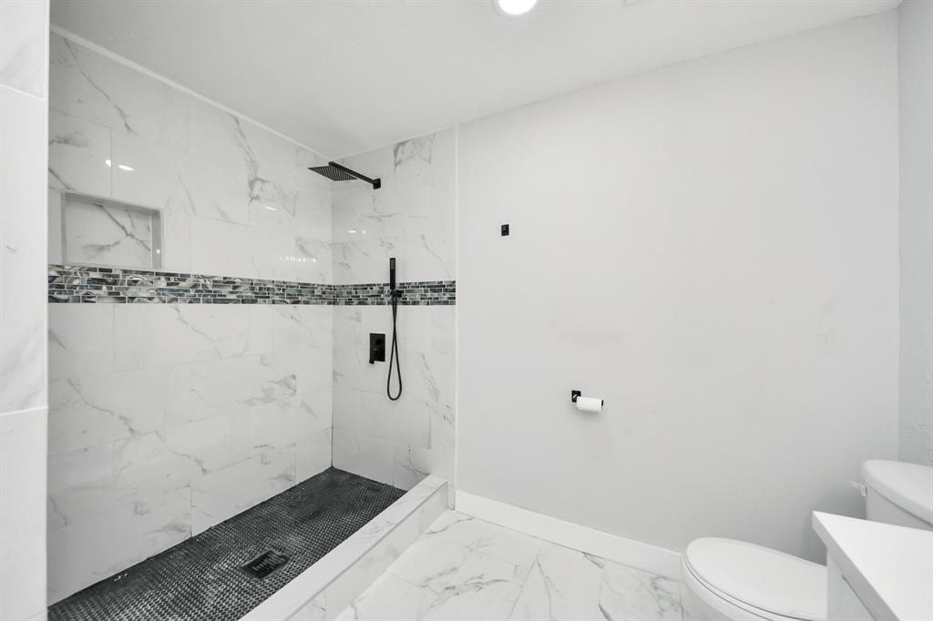 503 Schilling Street, Baytown, Texas image 38