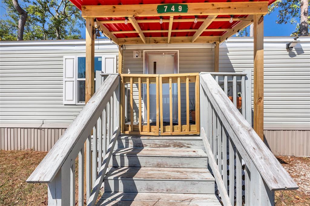 749 Bradford Street, Conroe, Texas image 3