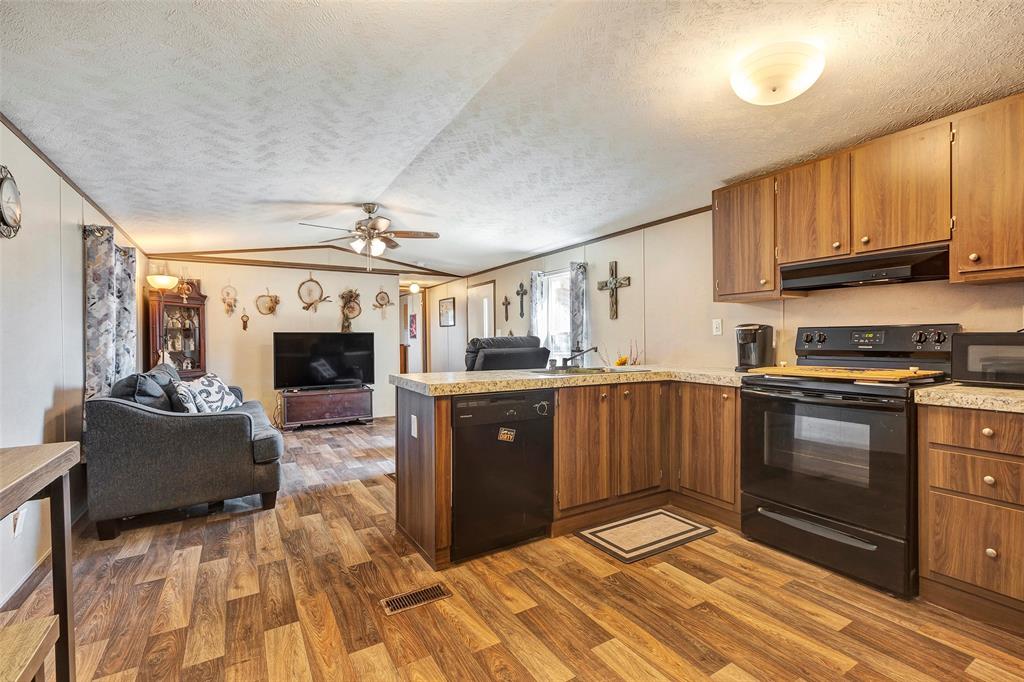 749 Bradford Street, Conroe, Texas image 7