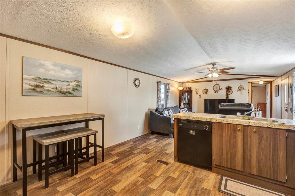 749 Bradford Street, Conroe, Texas image 9