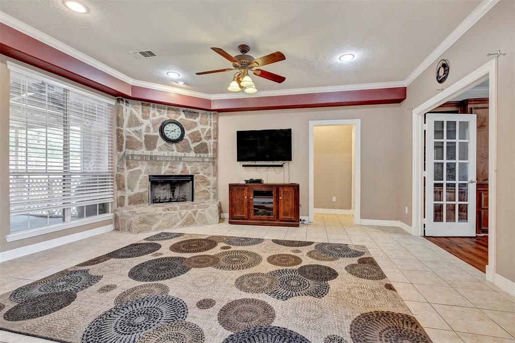 9822 El Chaco Street, Baytown, Texas image 7