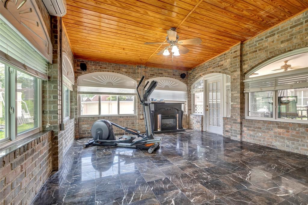 9822 El Chaco Street, Baytown, Texas image 38