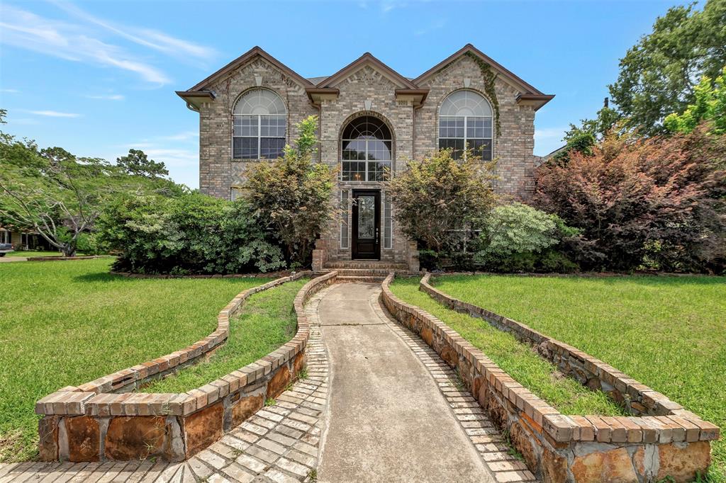 9822 El Chaco Street, Baytown, Texas image 1
