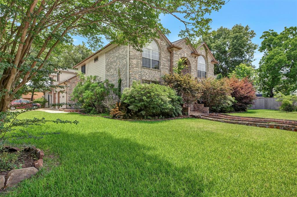 9822 El Chaco Street, Baytown, Texas image 2