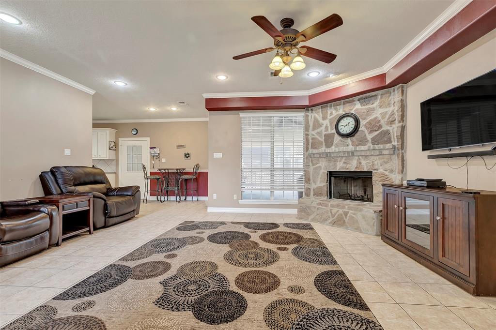 9822 El Chaco Street, Baytown, Texas image 8