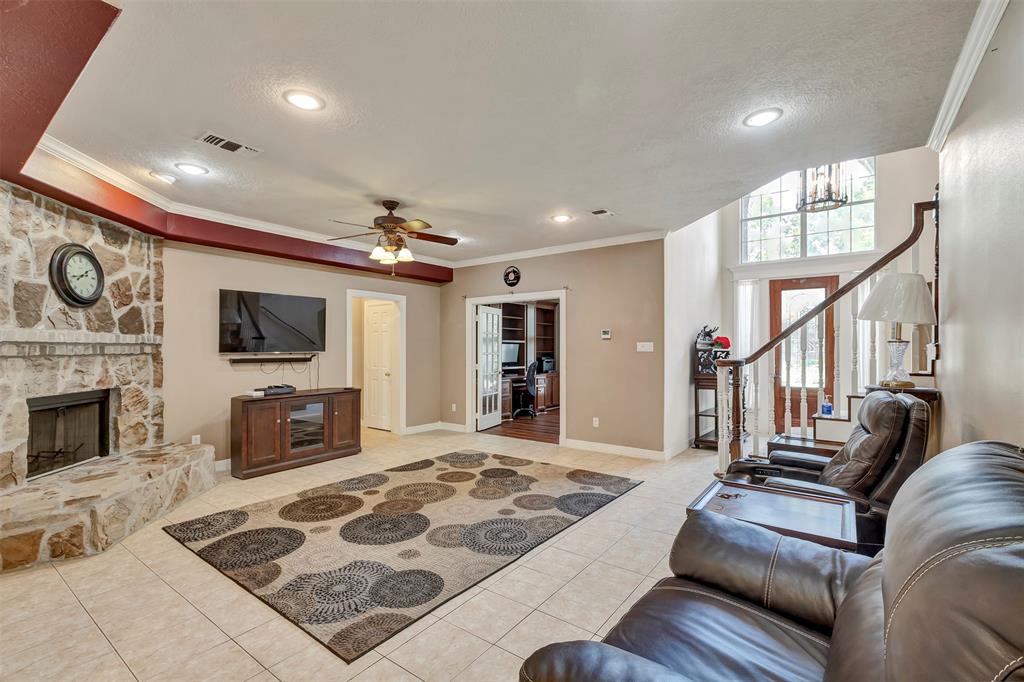 9822 El Chaco Street, Baytown, Texas image 10