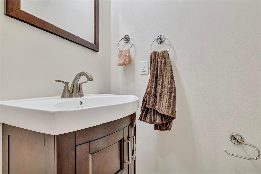 9822 El Chaco Street, Baytown, Texas image 24