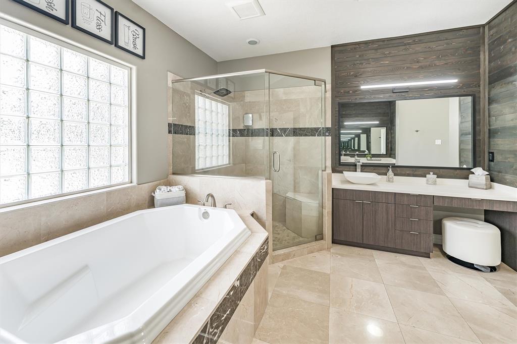 33519 Hillside Drive, Pinehurst, Texas image 33