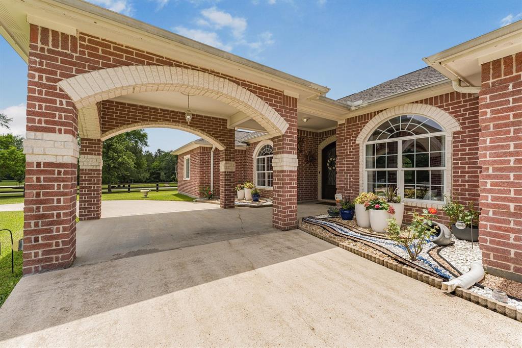 33519 Hillside Drive, Pinehurst, Texas image 9