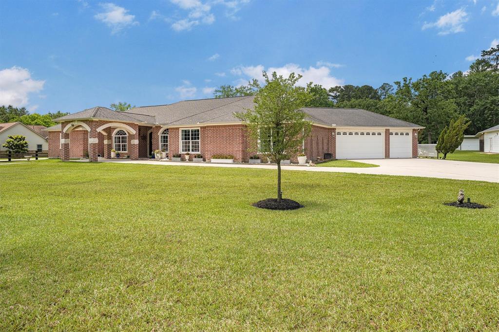 33519 Hillside Drive, Pinehurst, Texas image 7