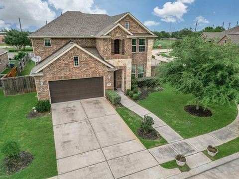 Single Family Residence in Pearland TX 1908 Gianna Bella Court 43.jpg