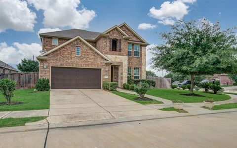 Single Family Residence in Pearland TX 1908 Gianna Bella Court 1.jpg