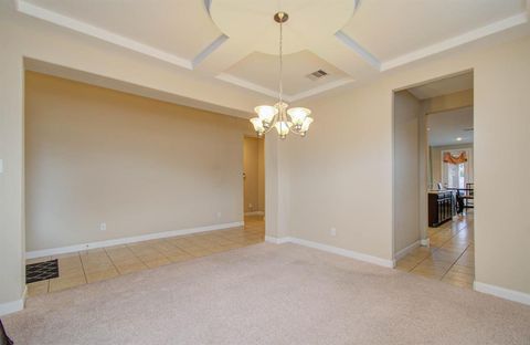 Single Family Residence in Pearland TX 1908 Gianna Bella Court 6.jpg