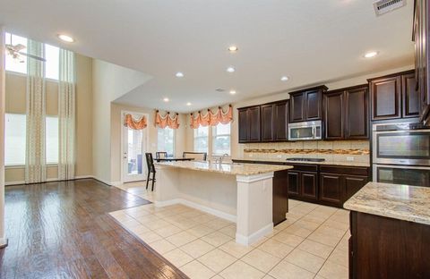 Single Family Residence in Pearland TX 1908 Gianna Bella Court 16.jpg