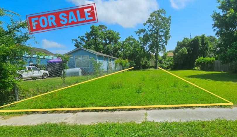 3323 Minnesota Street, Baytown, Texas image 1