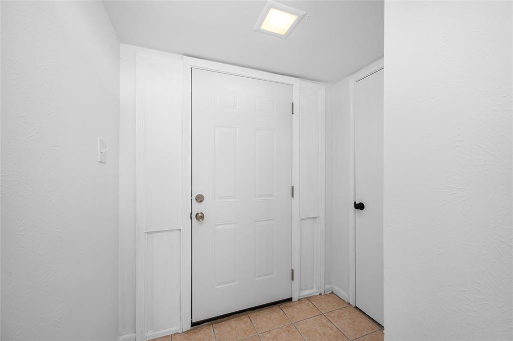 5764 Maple Hill Drive, Houston, Texas image 5