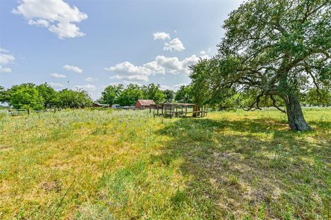 A home in Hallettsville