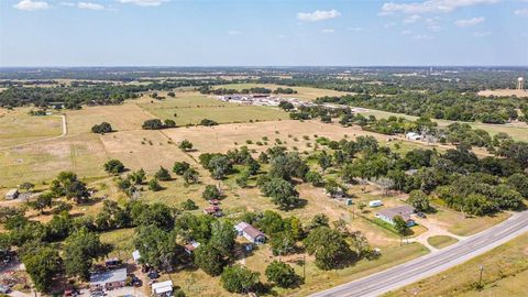 A home in Hallettsville