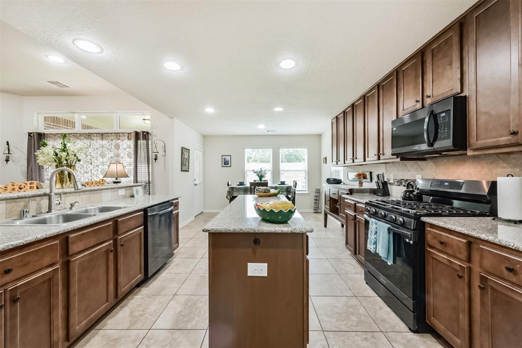 4223 Leafy Bough Court, Humble, Texas image 9