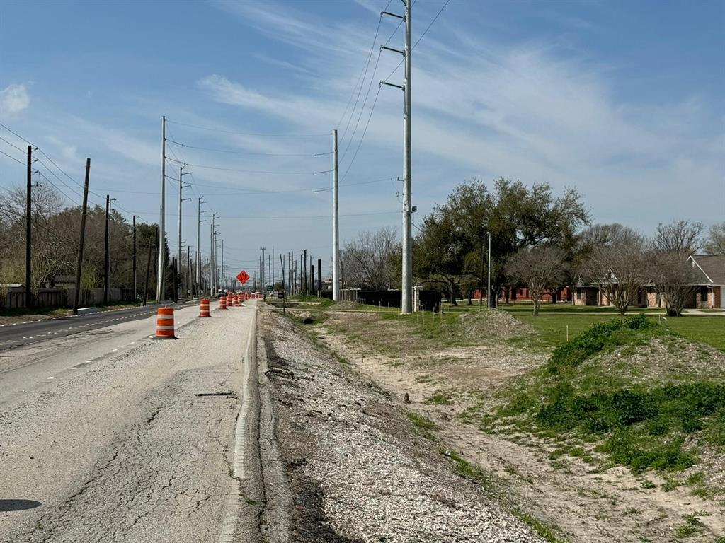 E Wallisville Road, Baytown, Texas image 5