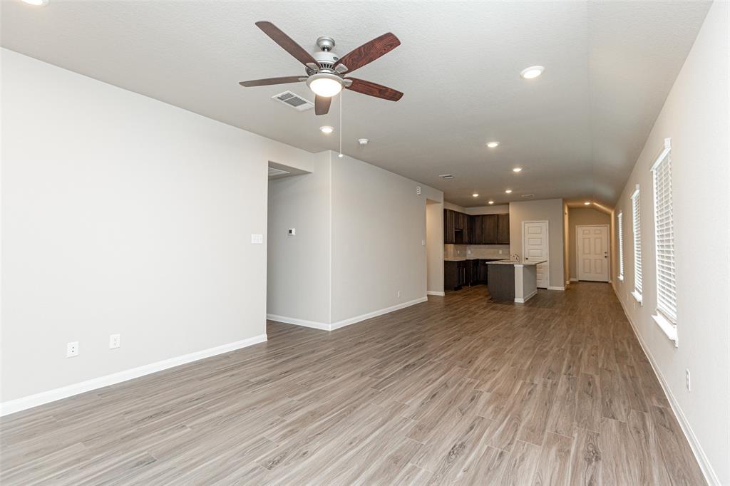 5111 Shelby Katherine Drive, Rosharon, Texas image 9