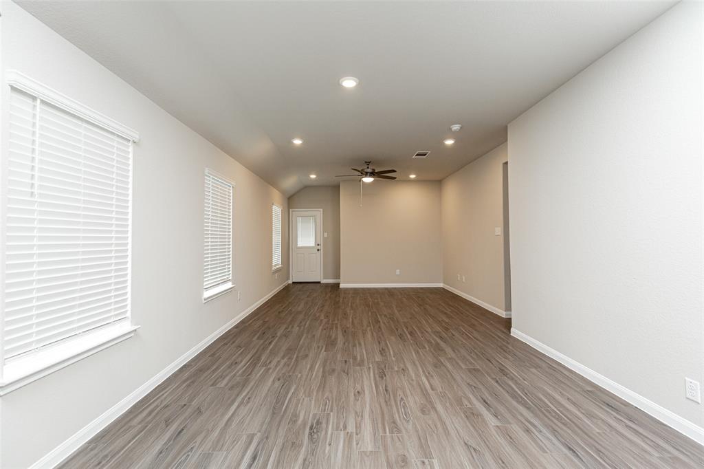 5111 Shelby Katherine Drive, Rosharon, Texas image 8
