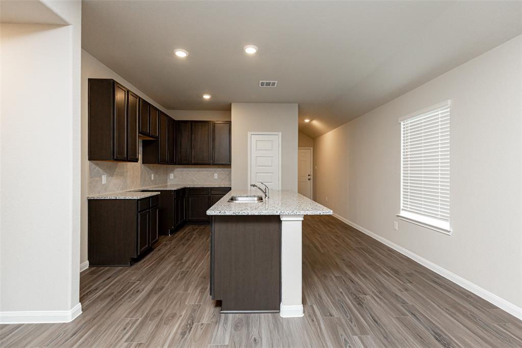 5111 Shelby Katherine Drive, Rosharon, Texas image 7