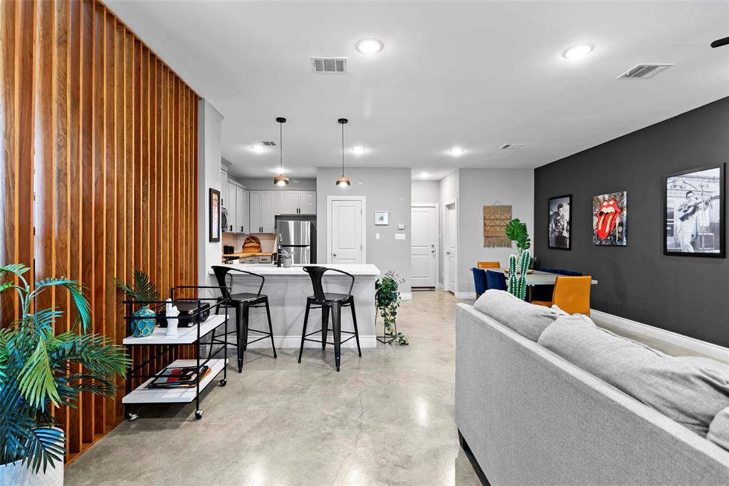 301 W 31st Street 103