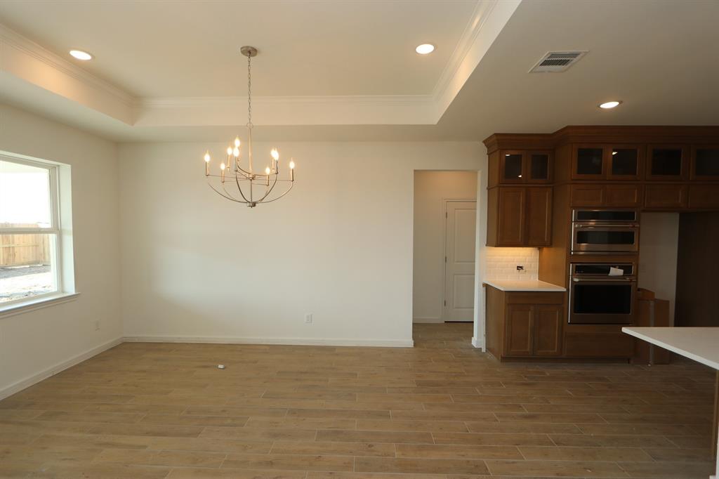 12618 Old Fashion Circle, Mont Belvieu, Texas image 5