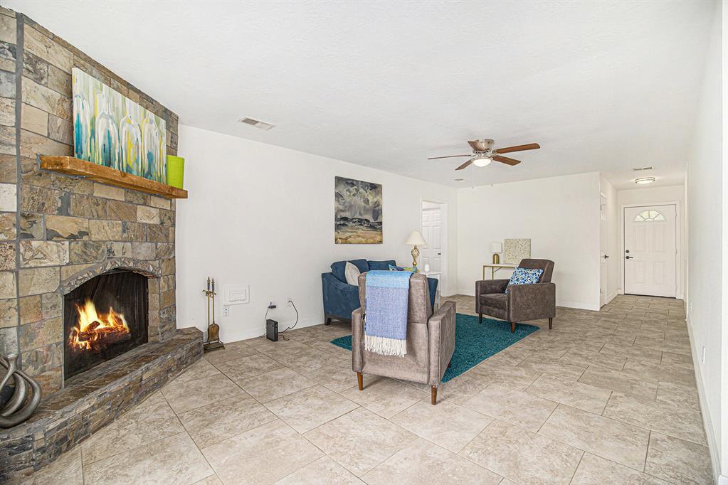 1719 Tims Lane, Conroe, Texas image 2